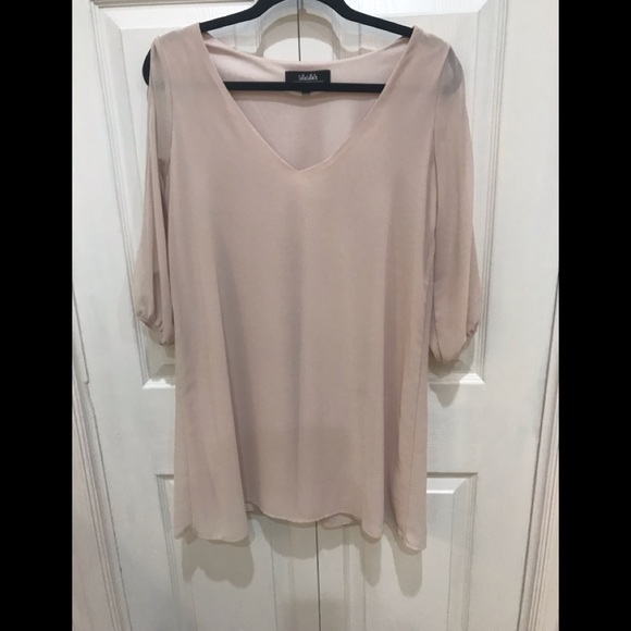 Lulus Dresses & Skirts - Lulu’s Brand Split Sleeve Shift Dress